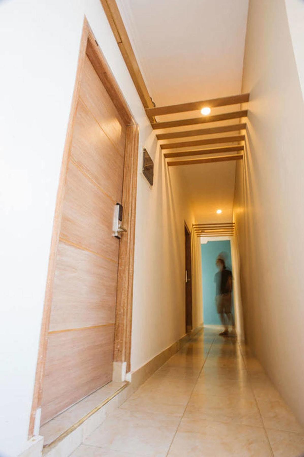 Bedplus Backpacker Kuta Legian  Exterior photo
