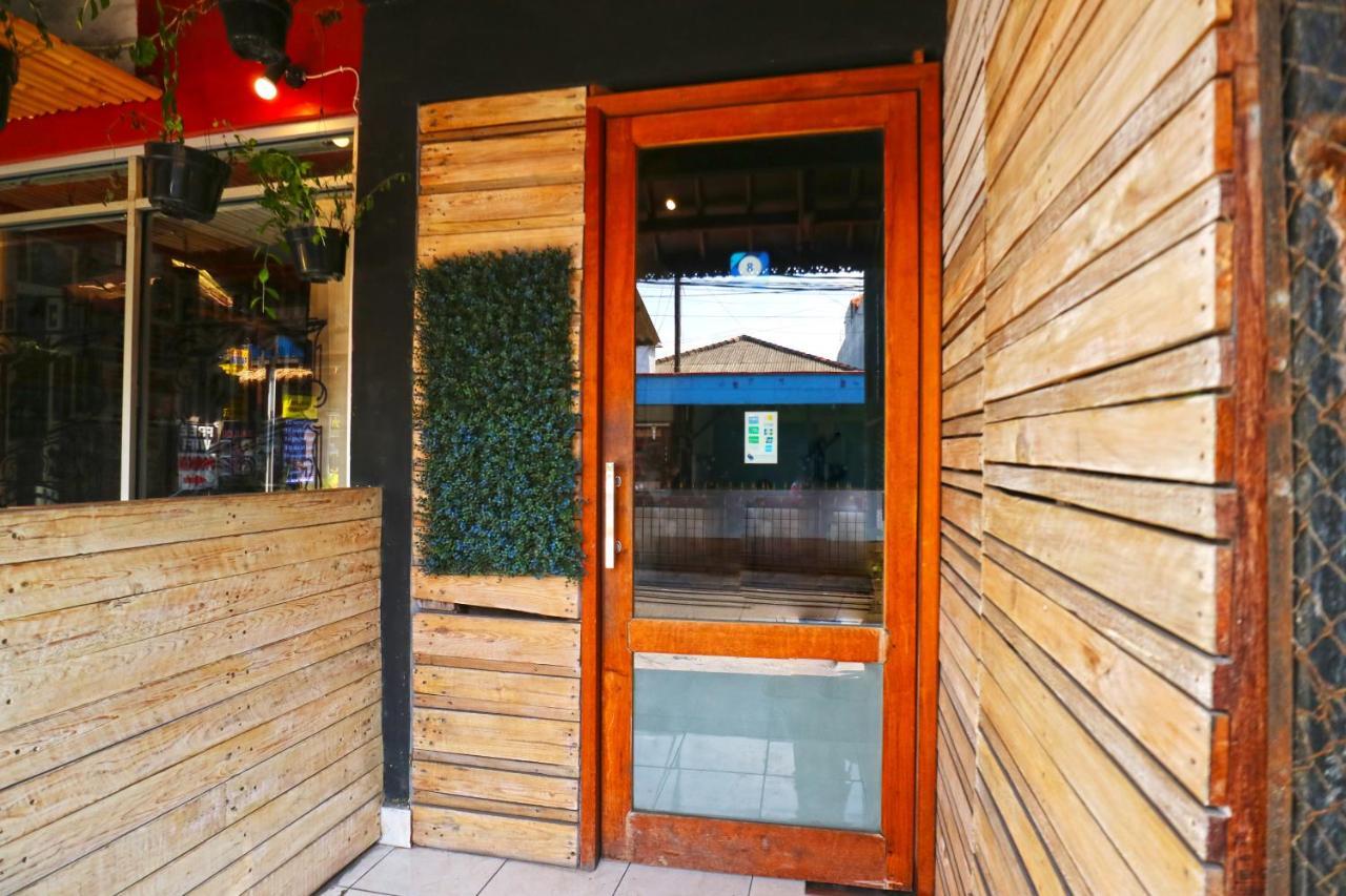 Bedplus Backpacker Kuta Legian  Exterior photo